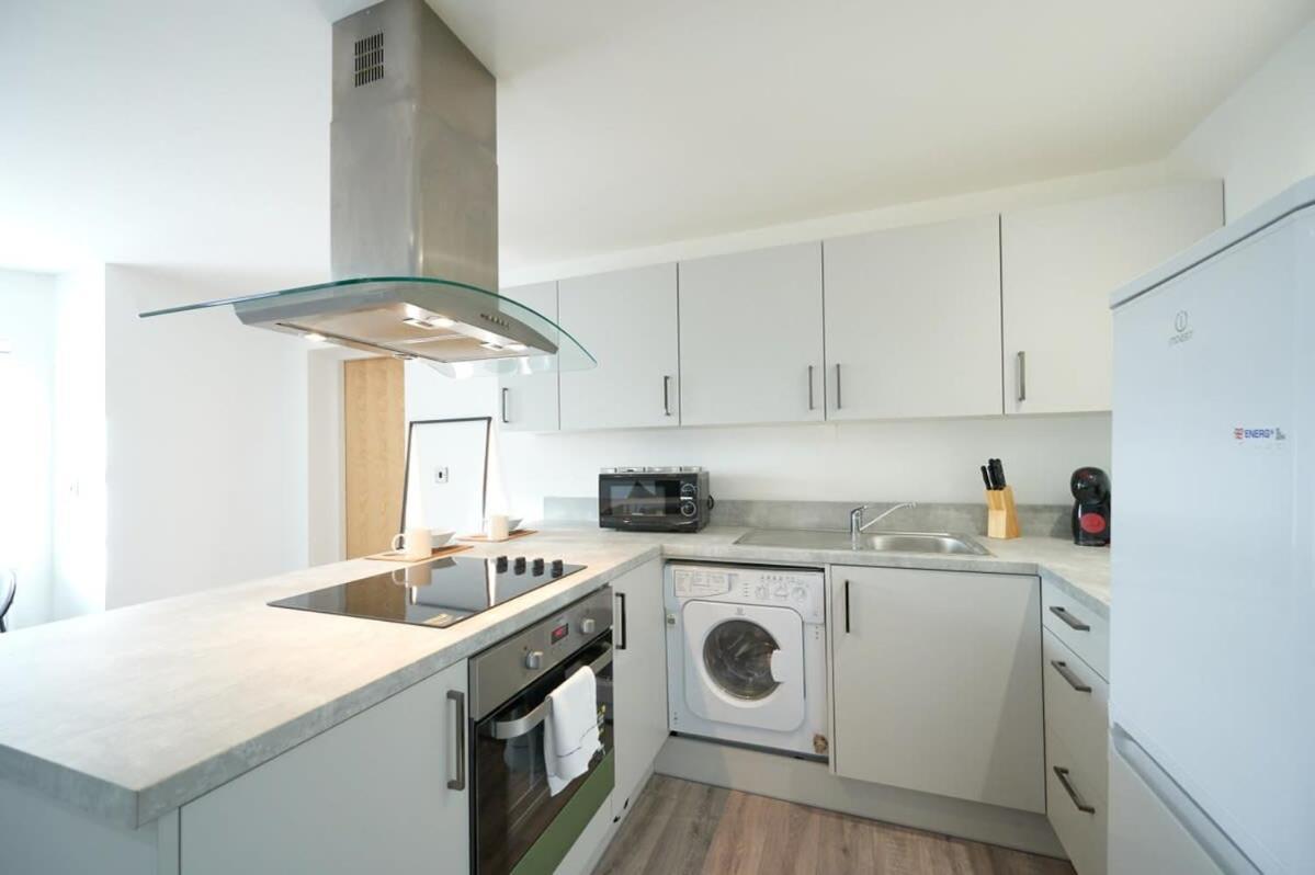 A Stylish Apartment With Parking In Preston Preston  Exterior photo